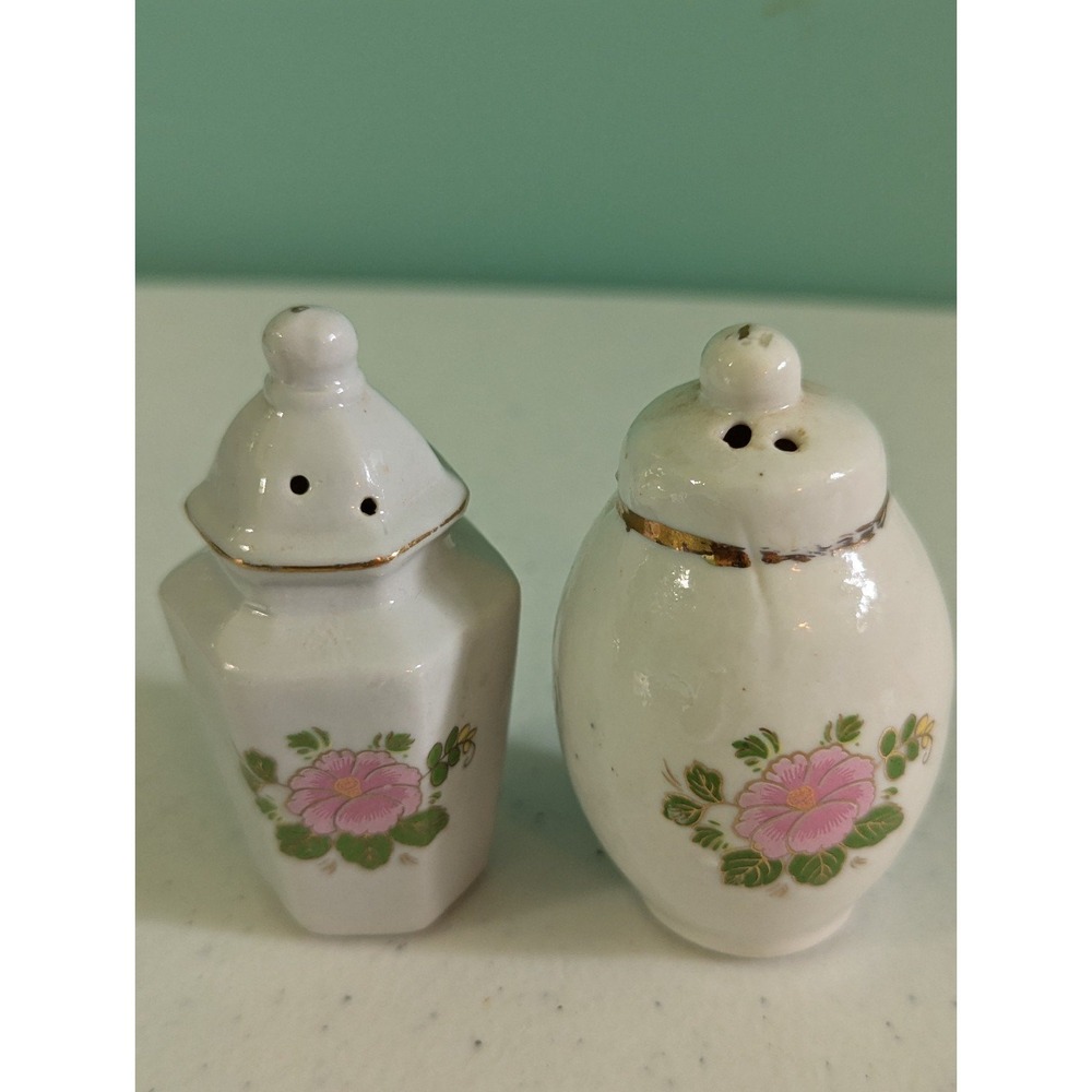 Floral salt and pepper shakers